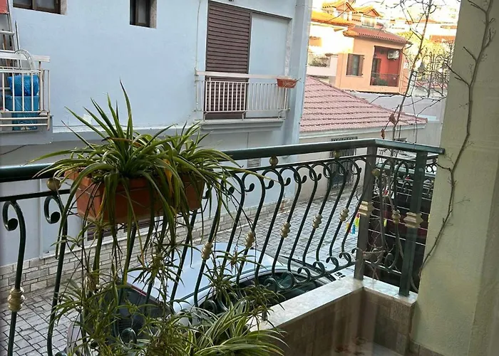 The Makrina Flat